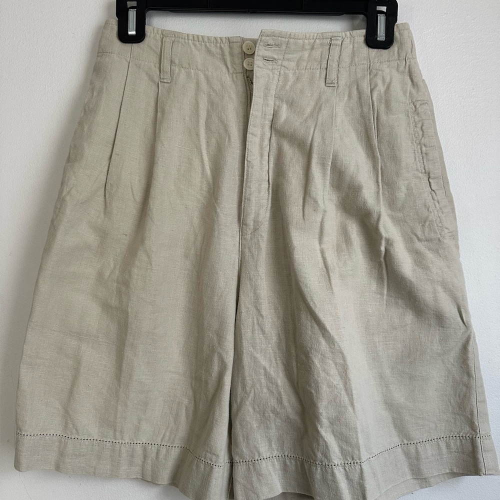 GAP Women’s Vintage Light Tan Flat Front Shorts